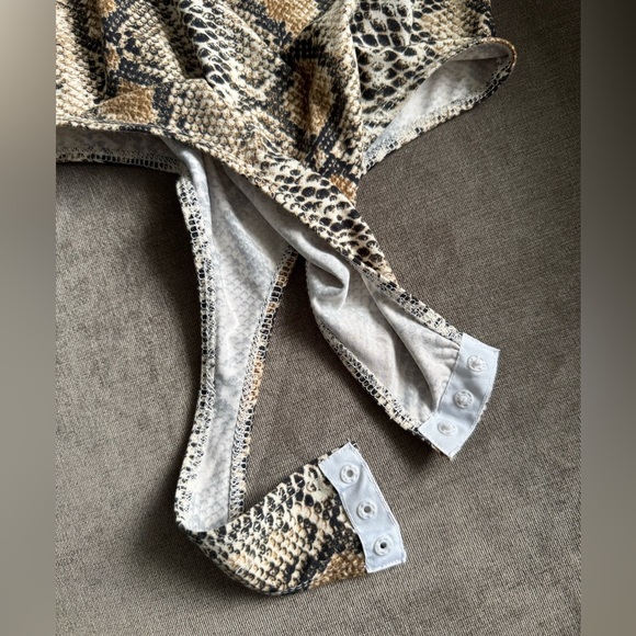 Animal Print Snake Black white brown bodysuit size small - Picture 7 of 10